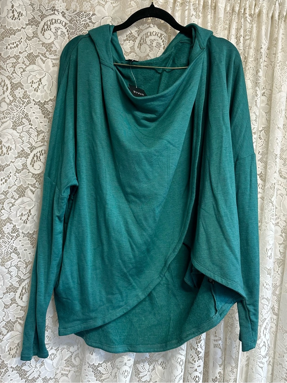 Buckle Black Fleece Lined Side Seam Pocket Teal Tulip Hem Hoodie